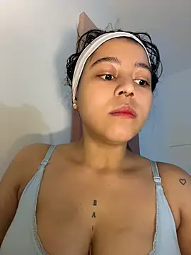 Naiara sex online show from 24, 4, 2026