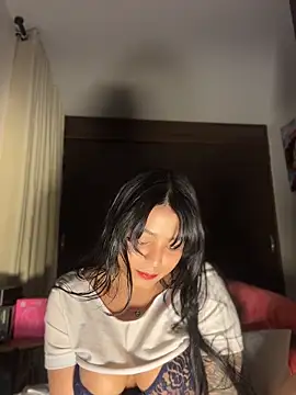 Naiara sex online show from 21, 4, 2026