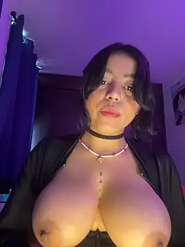 Naiara sex online show from 3, 3, 2026