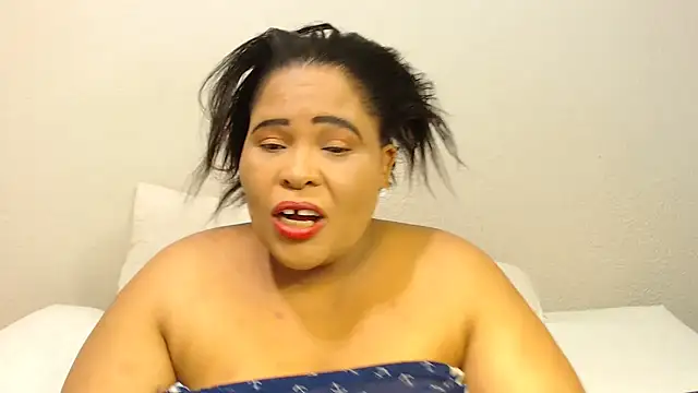 Snapshot of zandile chatting on 15, 10, 2025 zandile online show from 15, 10, 2025