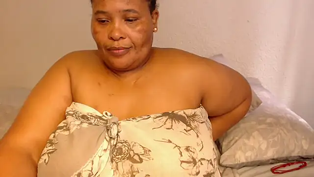 Snapshot of zandile chatting on 19, 3, 2025 zandile online show from 19, 3, 2025