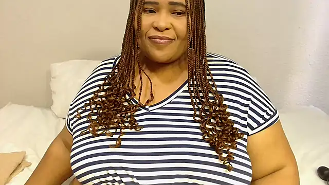 Snapshot of zandile chatting on 30, 9, 2025 zandile online show from 30, 9, 2025