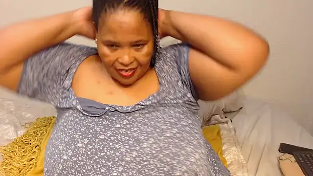 Snapshot of zandile chatting on 21, 3, 2025 zandile online show from 21, 3, 2025