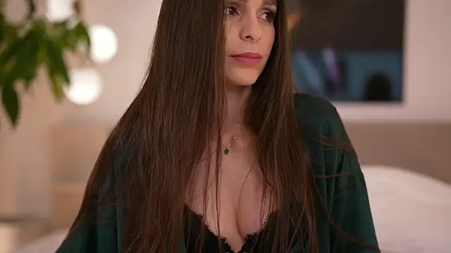 DoviaClaire online show from 10, 11, 2025