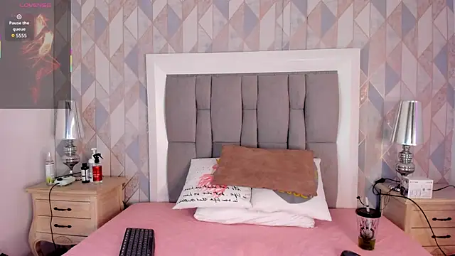 Princsgirl  online show from 18, 10, 2025