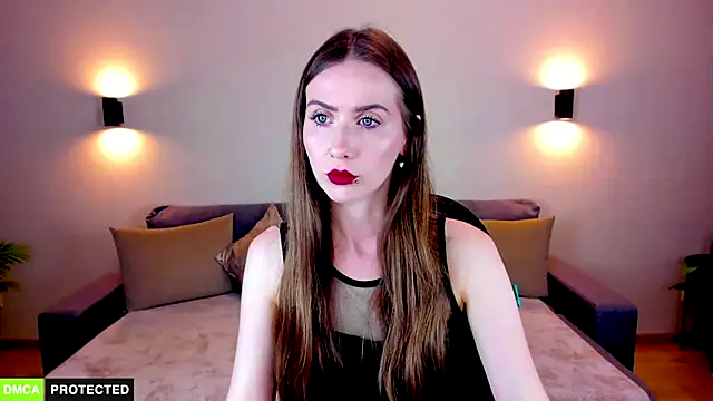 Snapshot of TheWoman__ chatting on 18, 11, 2025 TheWoman online show from 18, 11, 2025