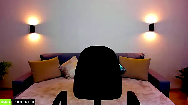 Snapshot of TheWoman__ chatting on 20, 10, 2025 TheWoman online show from 20, 10, 2025