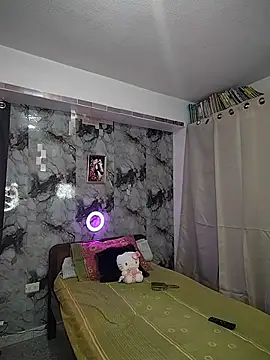 Snapshot of Shantal_Lovee chatting on 4, 7, 2026 Shantal Lovee online show from 4, 7, 2026