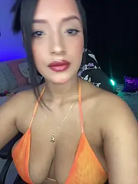 Snapshot of Shantal_Lovee chatting on 1, 2, 2025 Shantal Lovee online show from 1, 2, 2025