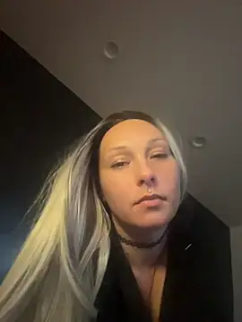 Snapshot of Babii_Nova chatting on 29, 4, 2026 Babii Nova online show from 29, 4, 2026
