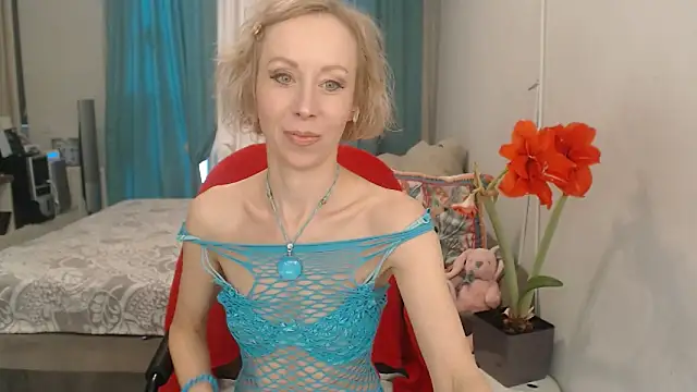 LuxuryNika online show from 18, 4, 2026