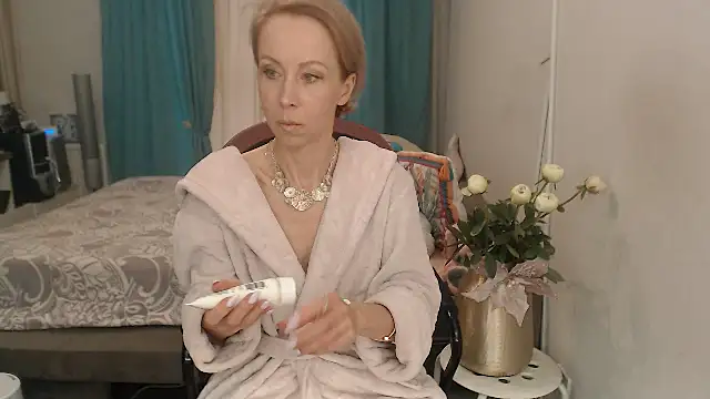 LuxuryNika online show from 12, 5, 2026