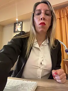 Gatitacarlita online show from 29, 4, 2026