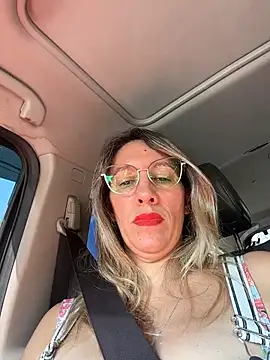 Gatitacarlita online show from 6, 4, 2026