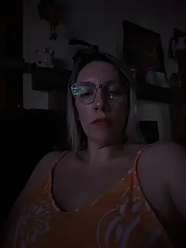 Gatitacarlita online show from 20, 12, 2025