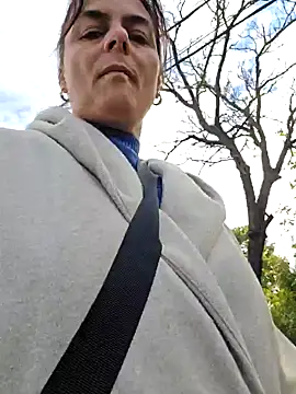 IsabelleCraft online show from 9, 10, 2025