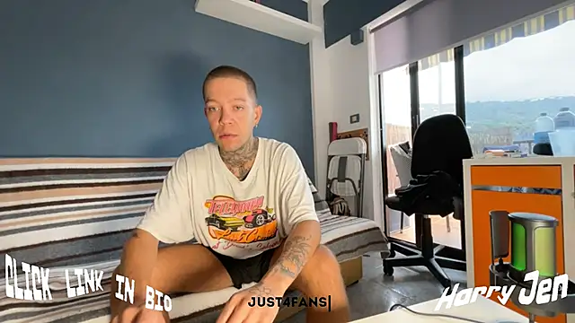 Snapshot of Harry_Jen chatting on 9, 9, 2025 Harry Jen online show from 9, 9, 2025