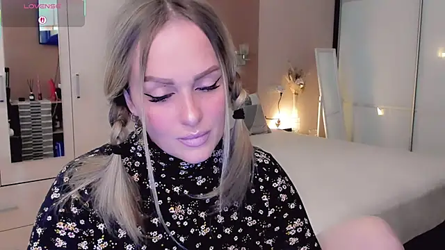 Libby Nora online show from 22, 4, 2026