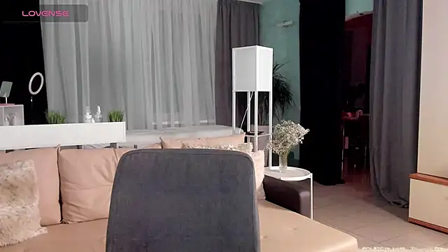 Libby Nora online show from 28, 1, 2025
