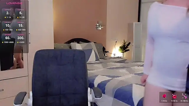 Libby Nora online show from 15, 12, 2025