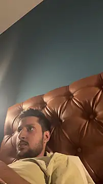 Snapshot of dhruv9413 chatting on 25, 11, 2025 dhruv9413 online show from 25, 11, 2025