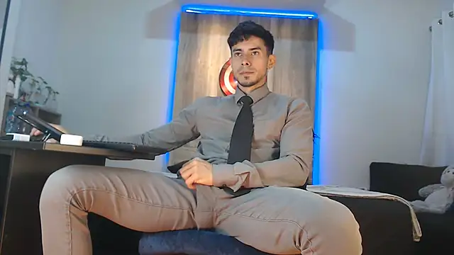 Andrew 4  online show from 7, 11, 2025