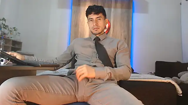 Andrew 4  online show from 8, 10, 2025