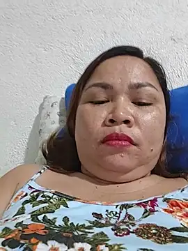 Snapshot of XXLorie_02 chatting on 27, 6, 2026 XXLorie 02 online show from 27, 6, 2026