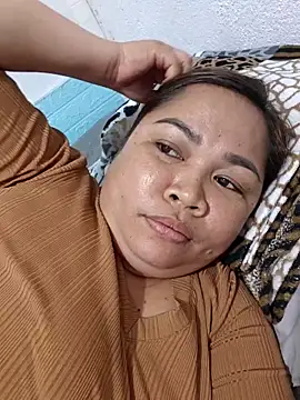 XXLorie 02 online show from 16, 4, 2026