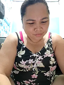 XXLorie 02 online show from 25, 5, 2026