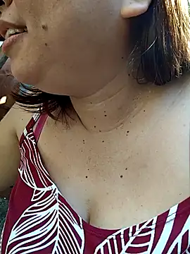 XXLorie 02 online show from 10, 4, 2026