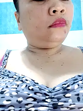 XXLorie 02 online show from 10, 3, 2025