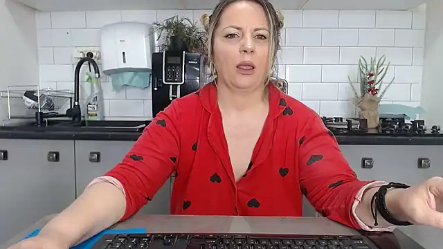 erikaerika online show from 21, 2, 2025