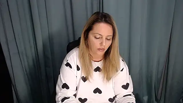 erikaerika online show from 6, 3, 2025