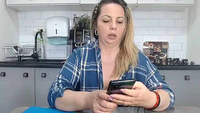 erikaerika online show from 7, 3, 2025