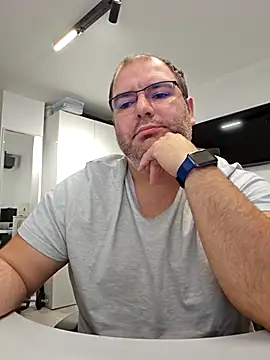 Andrew1900529 online show from 11, 10, 2025