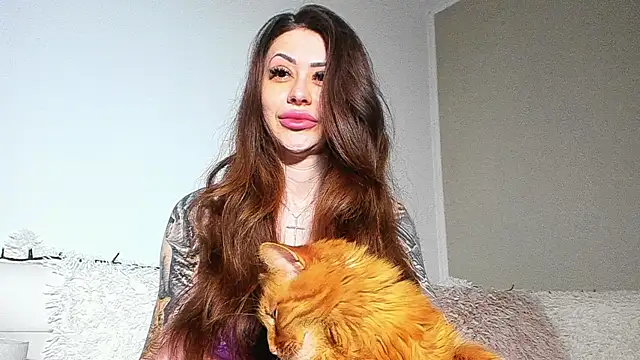 BrianaDiamondXXX online show from 3, 4, 2026