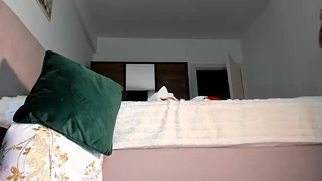 BrianaDiamondXXX online show from 27, 10, 2025