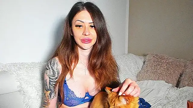 BrianaDiamondXXX online show from 25, 6, 2026