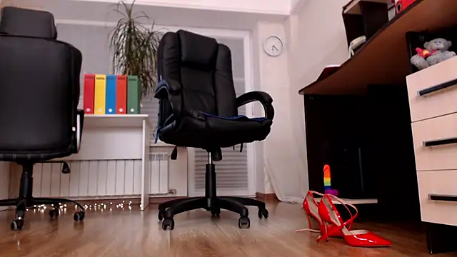 Snapshot of CassieDonald chatting on 27, 11, 2025 CassieDonald online show from 27, 11, 2025