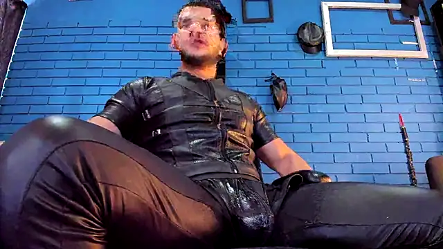 Snapshot of TheIan26 chatting on 8, 10, 2025 TheIan26 online show from 8, 10, 2025