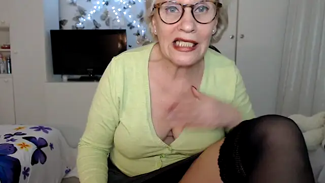 Ghertrude52 online show from 8, 3, 2025