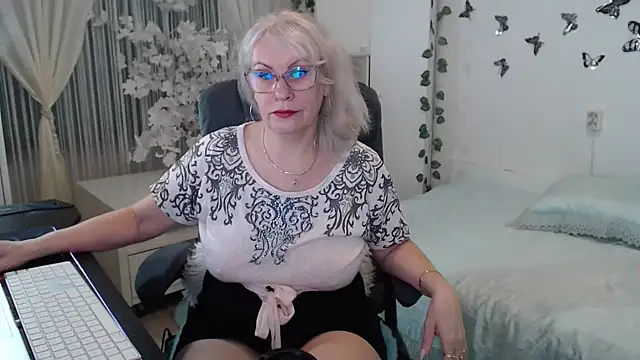 Ghertrude52 online show from 4, 4, 2026