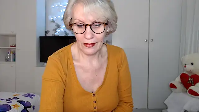 Ghertrude52 online show from 5, 3, 2025