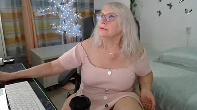 Snapshot of Ghertrude52 chatting on 14, 6, 2026 Ghertrude52 online show from 14, 6, 2026