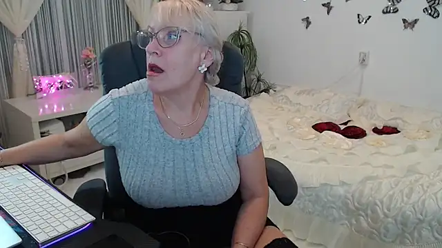 Ghertrude52 online show from 8, 10, 2025