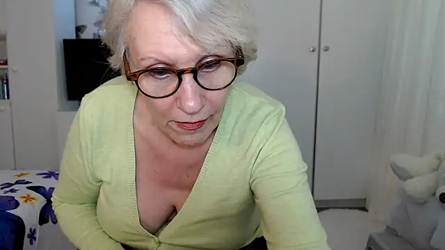 Ghertrude52 online show from 8, 3, 2025