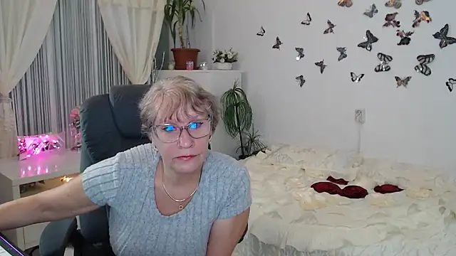 Ghertrude52 online show from 13, 10, 2025