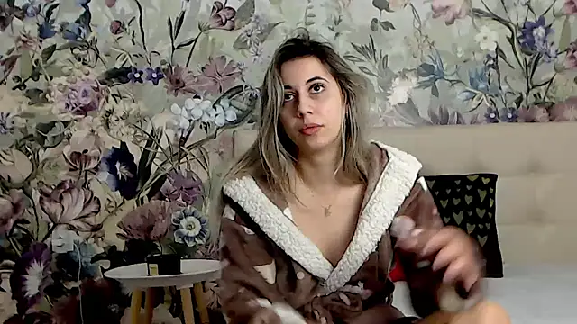 Snapshot of RoseDiamond06 chatting on 15, 3, 2025 RoseDiamond06 online show from 15, 3, 2025