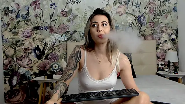 Snapshot of RoseDiamond06 chatting on 13, 3, 2025 RoseDiamond06 online show from 13, 3, 2025